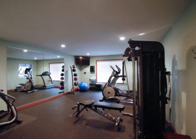Workout Facilities - Woodcrest Apartment Complex